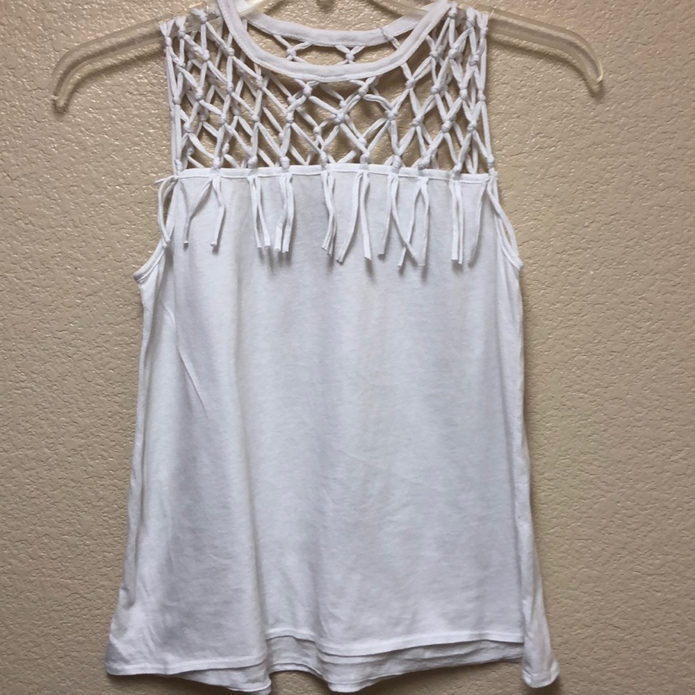 White Open Fringe Neckline Top - Picture 5 of 7